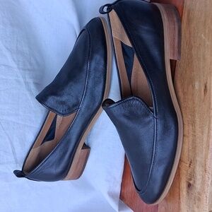 Susina Kellen Black Leather Loafers Size 8.5